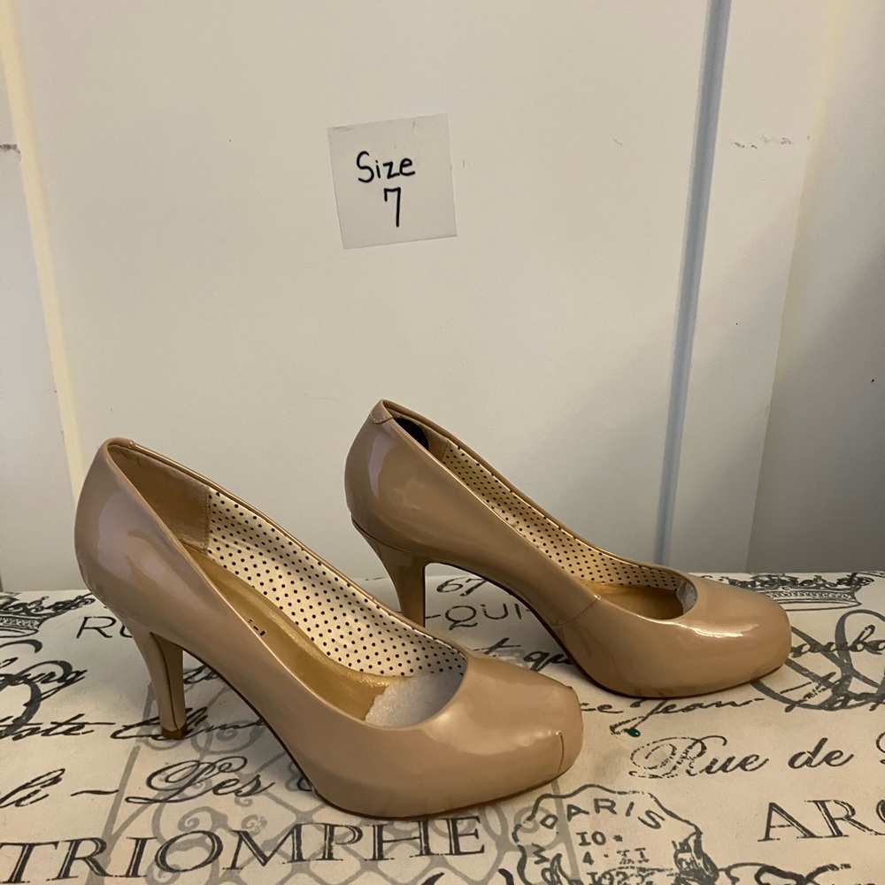 Madden girl size 7 tan heels - business or fun? You decide! New, never worn